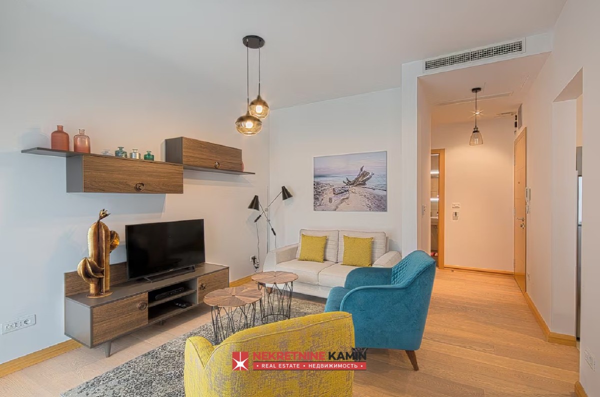 Modern Furnished Two-Bedroom Apartment 300 m from the Sea, Budva